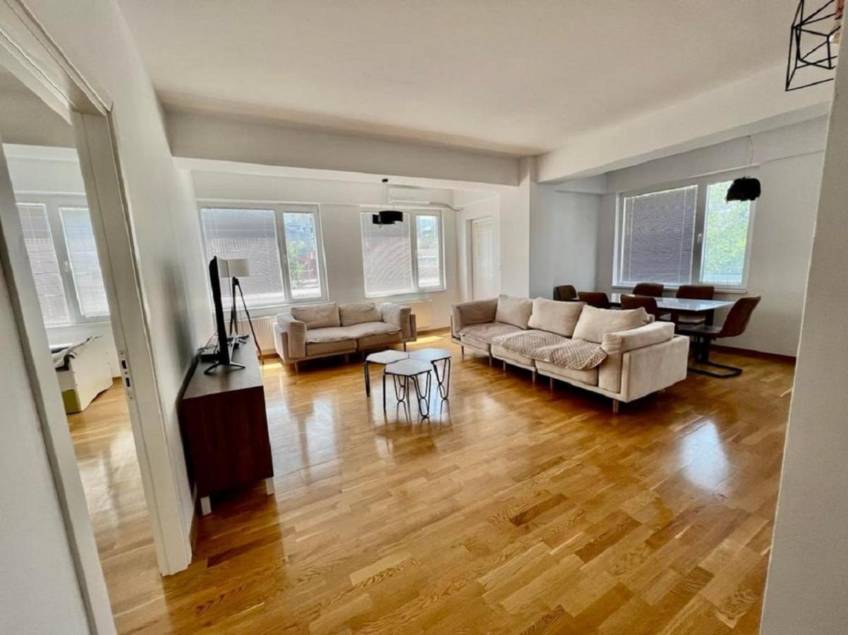 High-End Spacious Apartment Next To City Mall Escópia Exterior foto