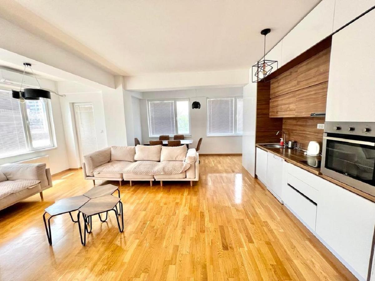 High-End Spacious Apartment Next To City Mall Escópia Exterior foto