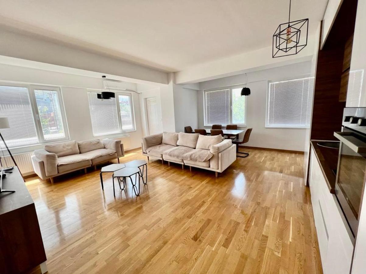 High-End Spacious Apartment Next To City Mall Escópia Exterior foto
